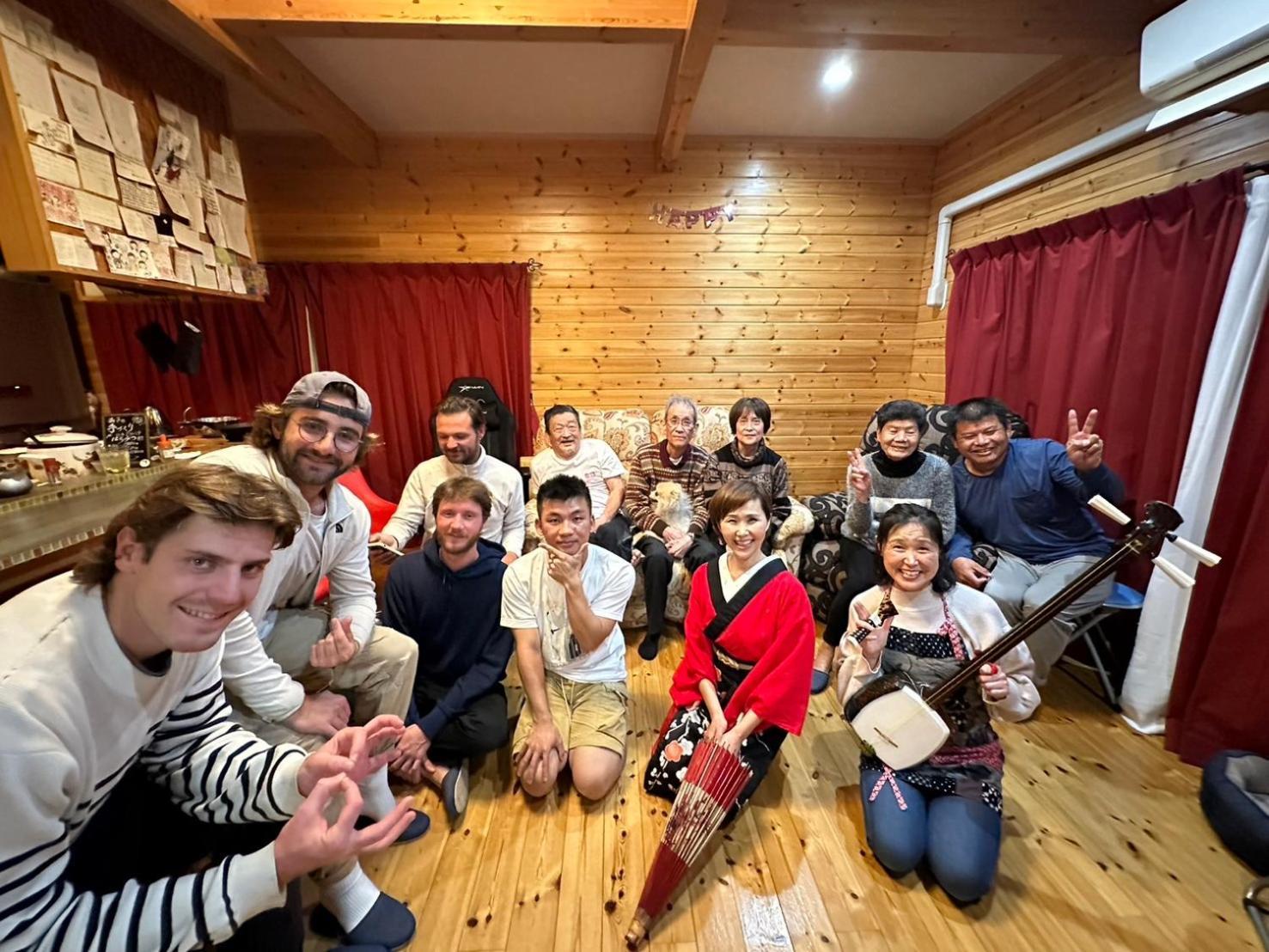 青森伝統芸能を楽しめる繭子の宿 Otel Hachinohe Dış mekan fotoğraf